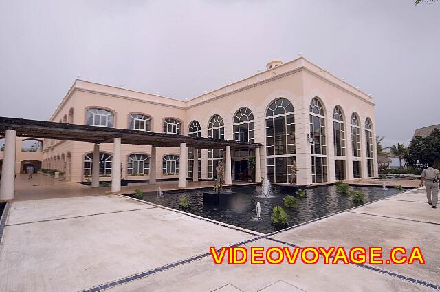 Mexique Puerto Morelos Excellence Riviera Cancun The rear of the lobby.