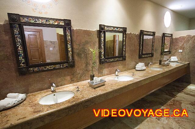 Mexique Puerto Morelos Excellence Riviera Cancun The rear of the lobby.