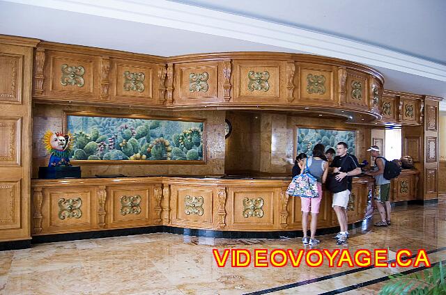Mexique Puerto Morelos Excellence Riviera Cancun La recepción es elegante.