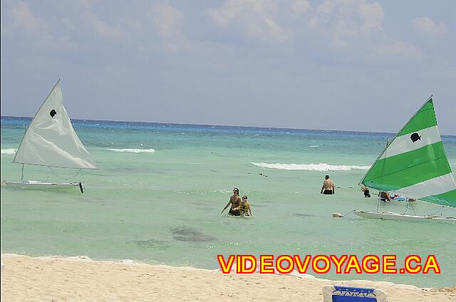 Mexico Playa del Carmen Gran Porto Real The slope is low for quite a distance, which can secure the parents.