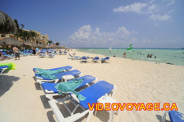 Mexico Playa del Carmen Gran Porto Real Sur la plage, peu de distance entre les palapas et la plage.