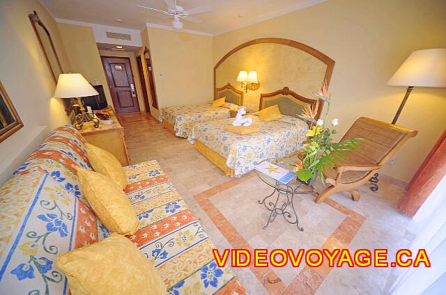 mexique Playa Paraiso paraiso del mar With a sofa, two twin beds, ...