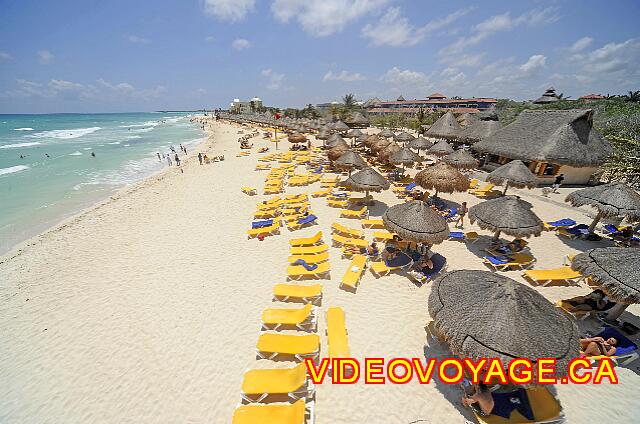 mexique Playa Paraiso paraiso del mar Sun loungers out of sight.