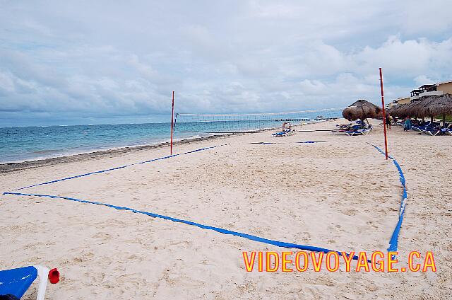 Mexique Puerto Morelos Sapphire Riviera Cancun Du Volleyball sur la plage.