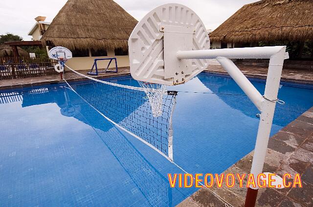 Mexique Puerto Morelos Sapphire Riviera Cancun Volleyball et basketball