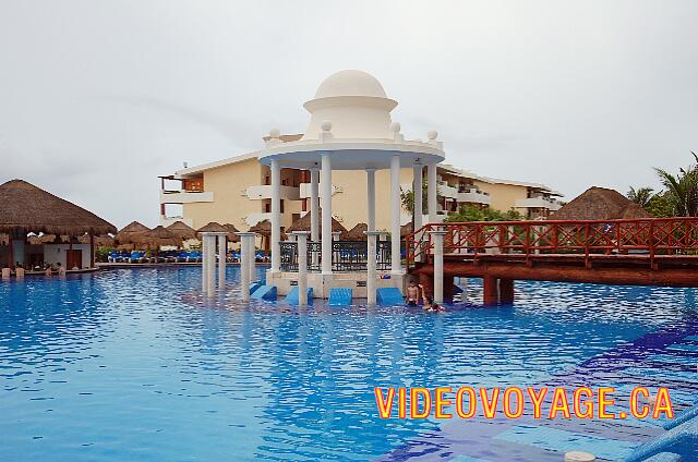 Mexique Puerto Morelos Sapphire Riviera Cancun Un gazebo de dimension plutot réduite.