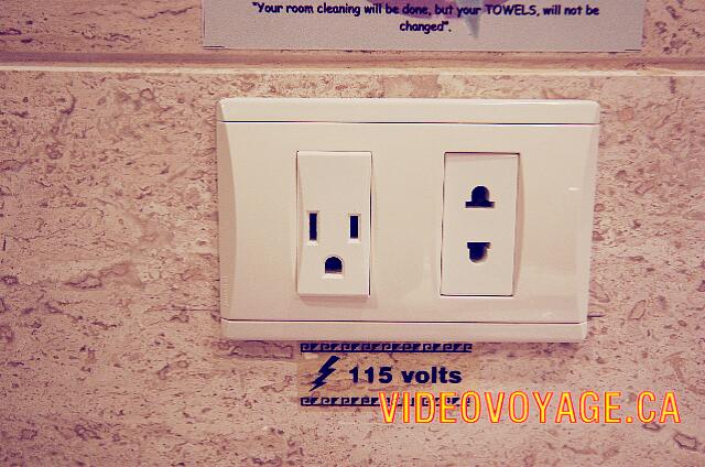 Mexique Puerto Morelos Sapphire Riviera Cancun A type of socket A and type B 110 volts.