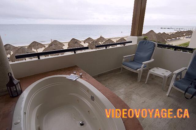 Mexique Puerto Morelos Sapphire Riviera Cancun A beautiful view of the beach.