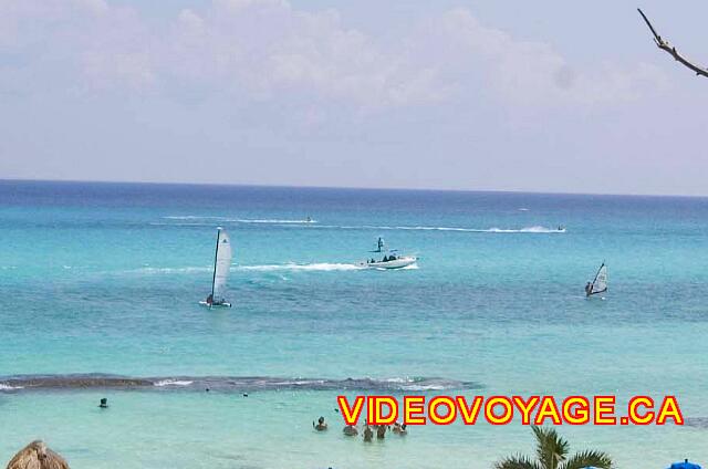 Mexique Playa del Carmen Reef Playacar Voilier et planche à voile.