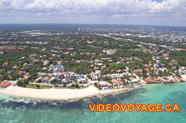 Mexique Playa del Carmen Reef Playacar A droite, la marche est impossible sur une certaine longeur sur la plage.