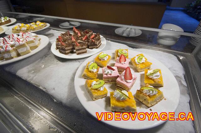 Mexique Playa del Carmen Reef Playacar Les desserts sur une plaque réfrigéré.