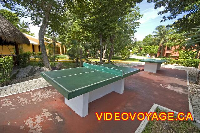 Mexique Playa del Carmen Riu Lupita Other ping pong tables by the pool.