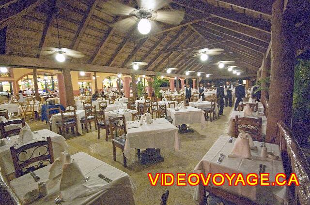 Mexique Playa del Carmen Riu Lupita The second part of the dining room.