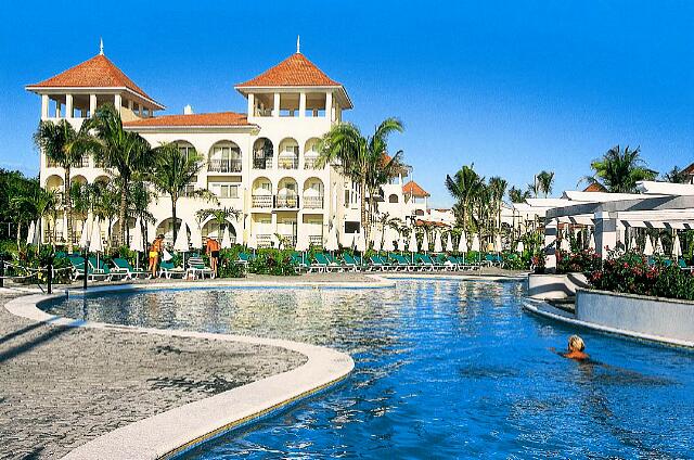 Mexique Playa del Carmen Riu Palace Mexico Une piscine beaucoup plus tranquille.