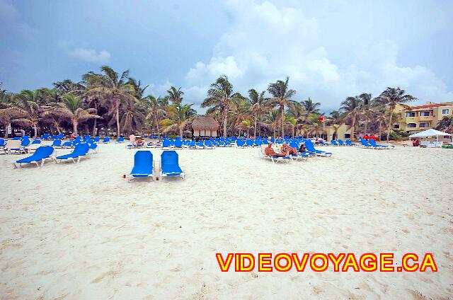 Mexique Playa del Carmen Riu Palace Mexico Une plage assez profonde, assez de chaises longues pour la haute saison.