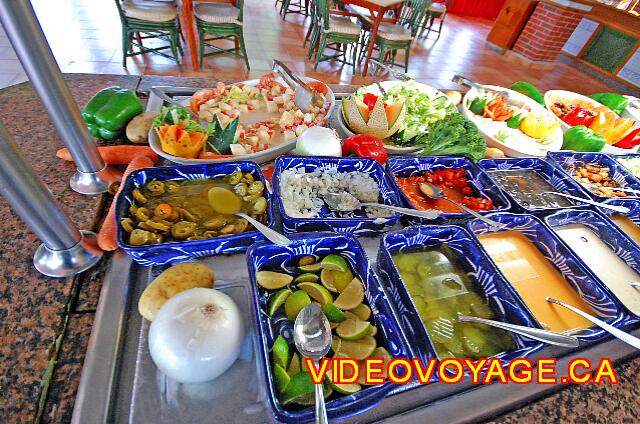 Mexique Playa del Carmen Riu Palace Mexico The end of the salad bar counter ...