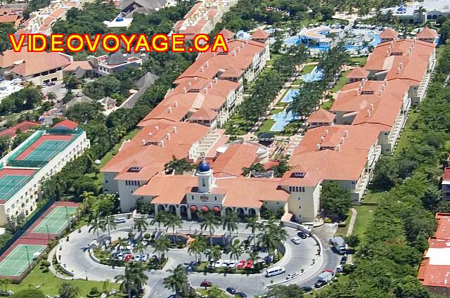 Mexique Playa del Carmen Riu Palace Mexico With tennis courts on the left.