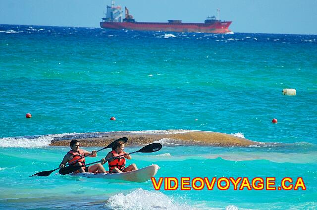 Mexique Playa del Carmen Riu Playacar Kayaks for 2 people.