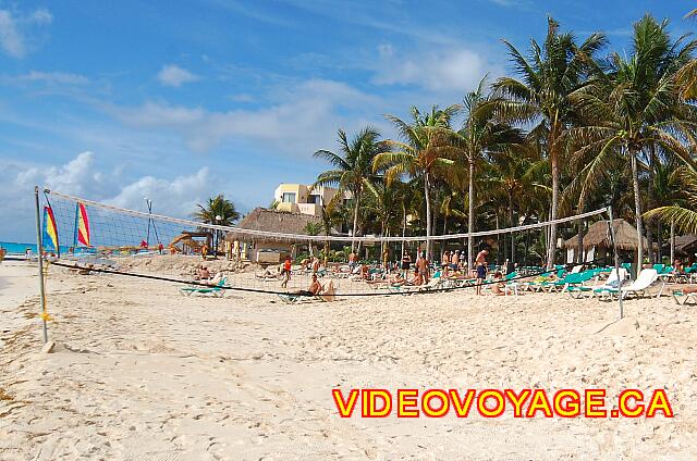 Mexique Playa del Carmen Riu Playacar Volleyball on the beach.