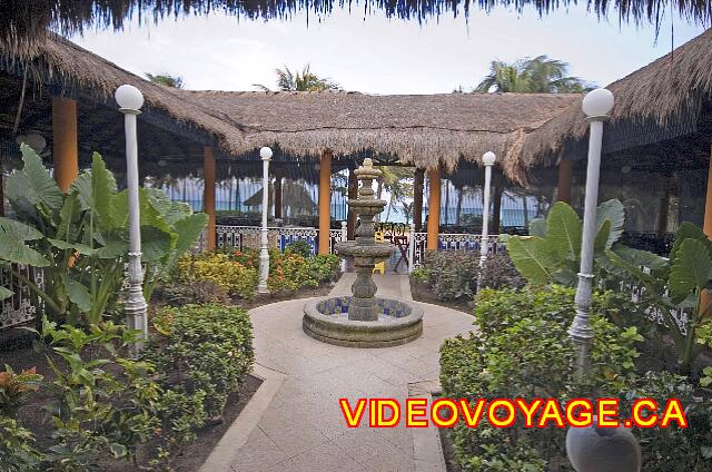 Mexique Playa del Carmen Riu Playacar The dining grills.