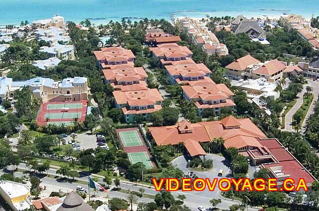 Mexique Playa del Carmen Riu Playacar Un hotel de tamaño mediano.