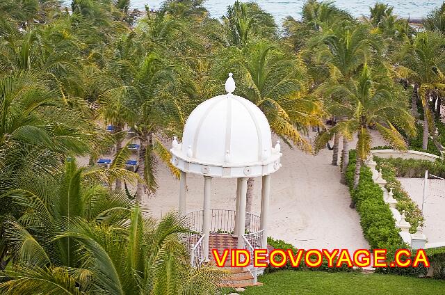 Mexique Playa Del Carmen Palace Riviera Maya Un mirador cerca de la playa.