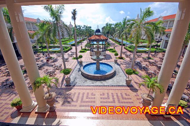 Mexique Playa Del Carmen Palace Riviera Maya A large terrace.