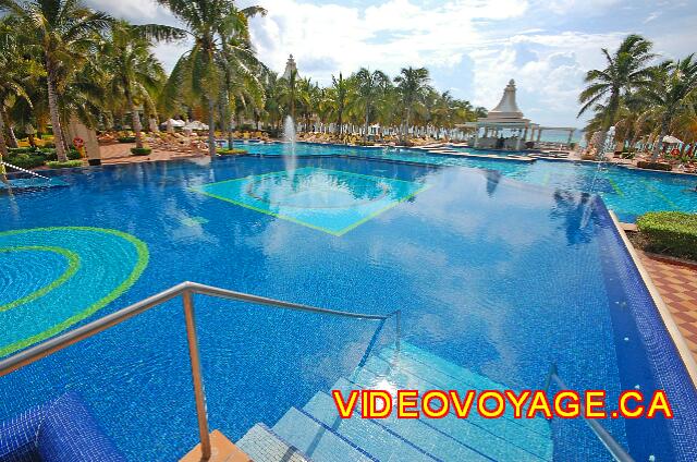 Mexique Playa Del Carmen Palace Riviera Maya La piscina sobre tierra.