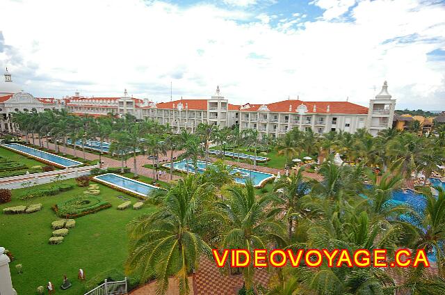 Mexique Playa Del Carmen Palace Riviera Maya The garden at the hotel's U-shaped center