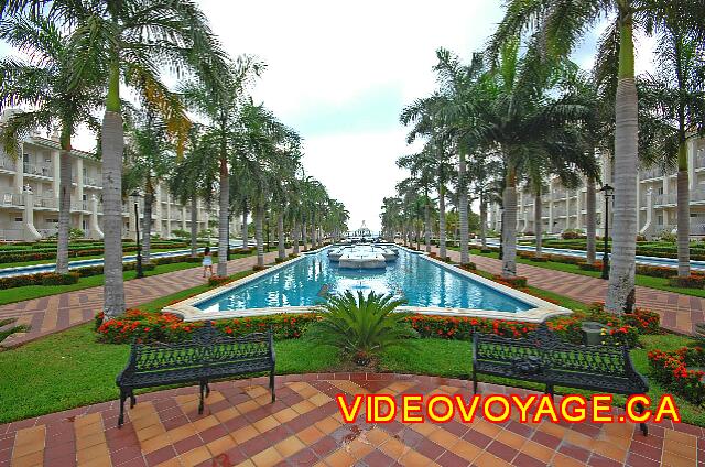 Mexique Playa Del Carmen Palace Riviera Maya In the center towards the beach.