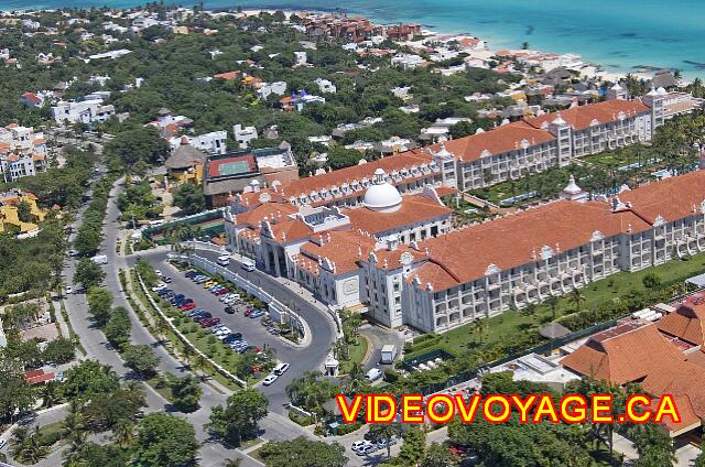 Mexique Playa Del Carmen Palace Riviera Maya Avec le boulevard devant l'hôtel qui se rend à Playa del Carmen.