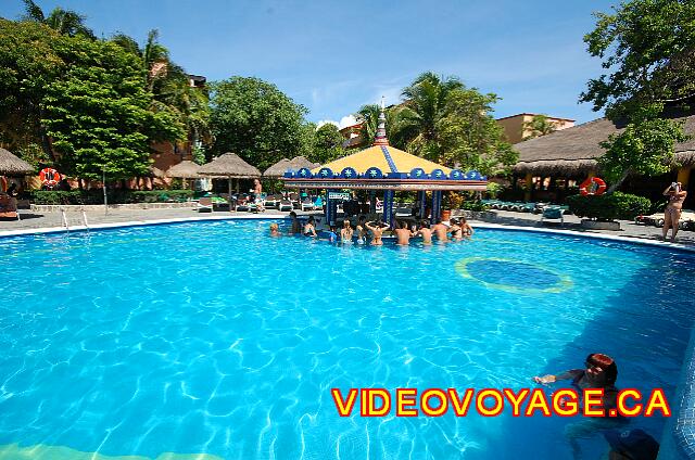 Mexique Playa del Carmen Riu Yucatan L'endroit le plus populaire de la piscine.