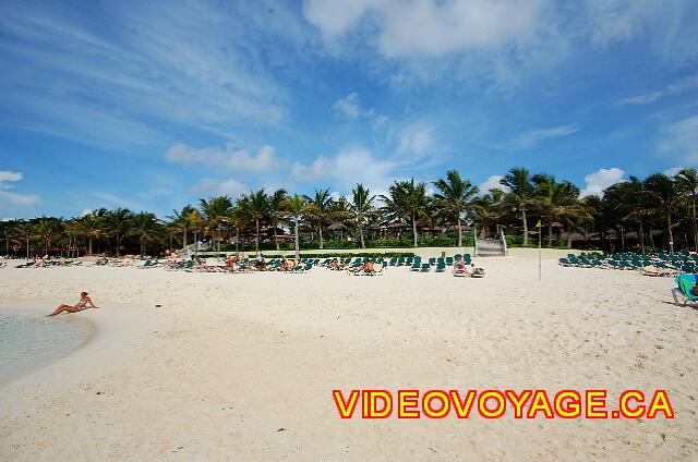 Mexique Playa del Carmen Riu Yucatan Il faut descendre des escaliers pour aller sur la plage.