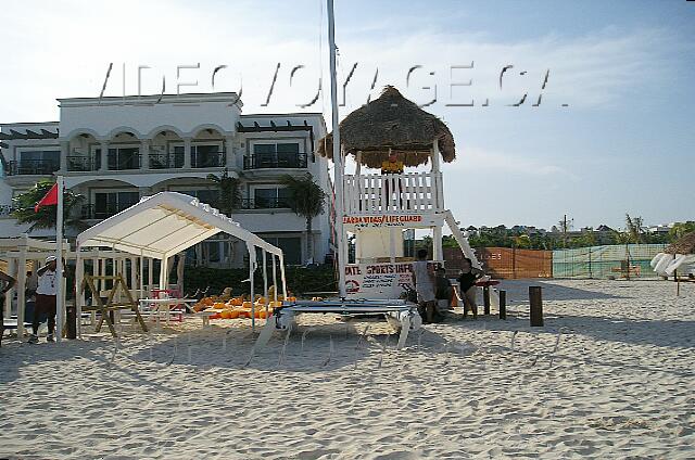 Mexique Playa Del Carmen Royal Playa del Carmen Le centre nautique avec les équipements de sports nautique non motorisé.