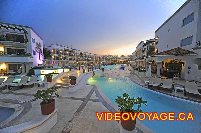 Mexique Playa Del Carmen Royal Playa del Carmen All the pools at sunset.