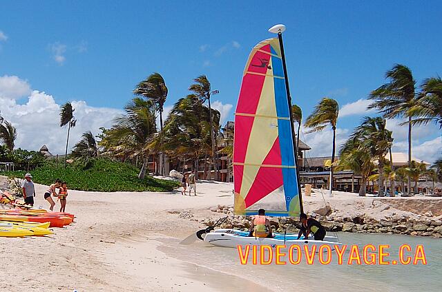 Mexique Puerto Aventuras Dreams Puerto Aventura Les sports nautique non motorisé sont inclus tel que le catamaran et le kayak.