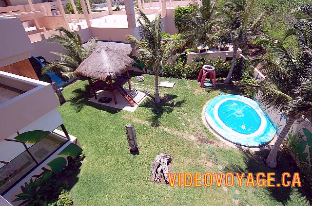 Mexique Puerto Aventuras Dreams Puerto Aventura A small pool, a small hut ... The mini club on a long field.