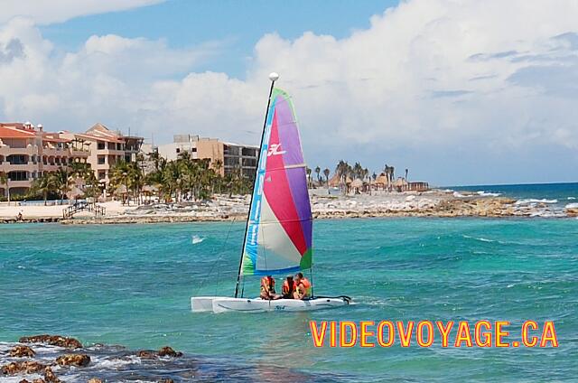 Mexique Puerto Aventuras Dreams Puerto Aventura L'entrée dans les eaux paisibles de la baie de l'hôtel.