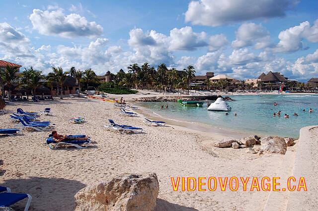 Mexique Puerto Aventuras Dreams Puerto Aventura Peu longue, assez profonde, une plage avec avec seulement quelques centimètres de sable de profond sur un fond dur.