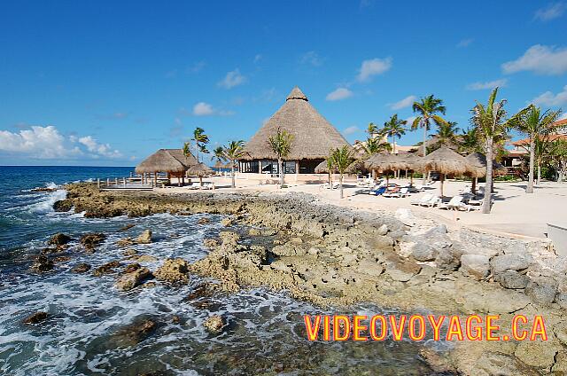 Mexique Puerto Aventuras Dreams Puerto Aventura A la fin du terrain du site, le restaurant El Patio et un espace de massage.