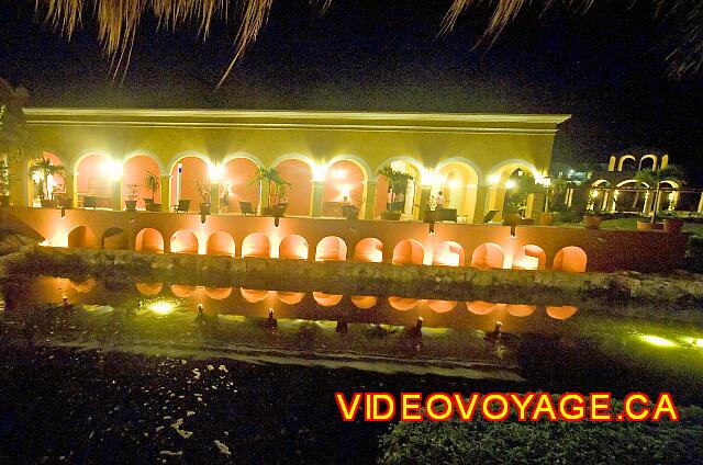 Mexique Puerto Juarez Valentin Imperial Maya The evening amphitheater.