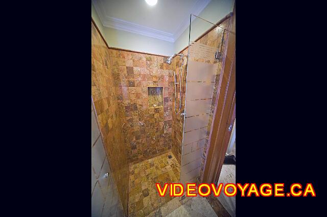 Mexique Puerto Juarez Valentin Imperial Maya The shower big enough.