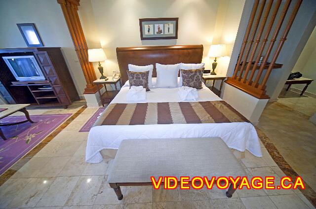 Mexique Puerto Juarez Valentin Imperial Maya A big bed.