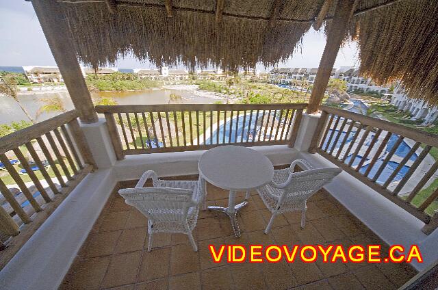 Mexique Puerto Juarez Valentin Imperial Maya Un pequeño balcón.