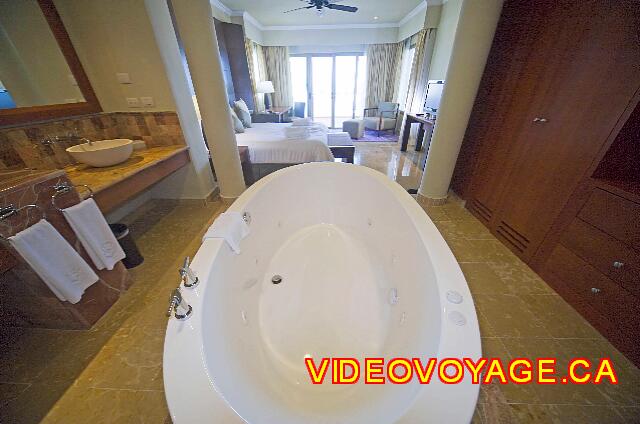 Mexique Puerto Juarez Valentin Imperial Maya The trunnion bath ...