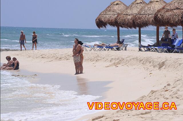 Mexique Puerto Juarez Valentin Imperial Maya La pendiente pronunciada entre la playa y el mar.