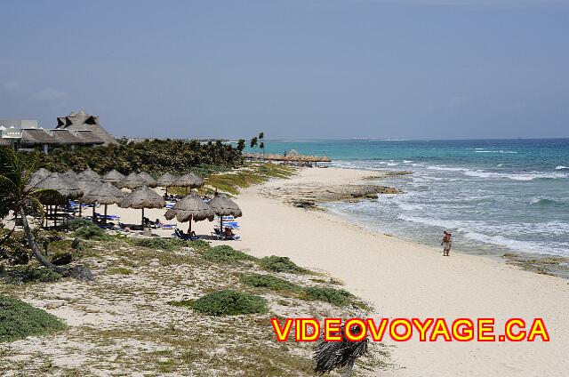 Mexique Puerto Juarez Valentin Imperial Maya Une plage près des batiments de l'hôtel.