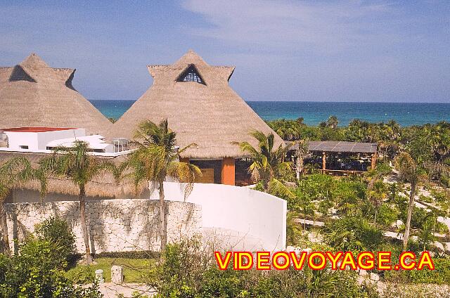 Mexique Puerto Juarez Valentin Imperial Maya Les restaurant sur le bord de la plage.