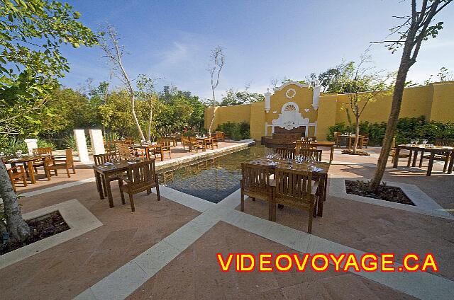 Mexique Puerto Juarez Valentin Imperial Maya Avec une magnifique terrasse extérieur.