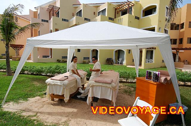 Mexique Playa del Carmen Viva Maya For massage by the pool.